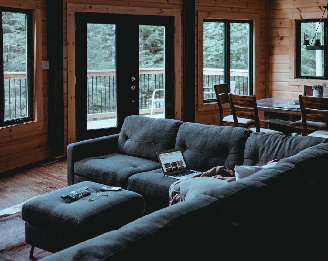 A cabin in the woods-How to write vacation rental description - Zeevou