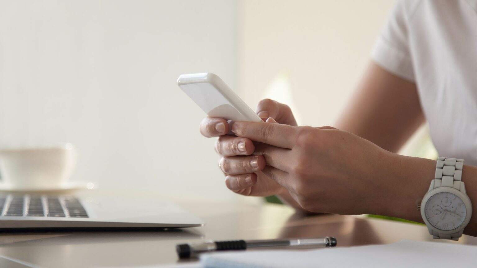 How to Automate Vrbo Messaging: A 2-Way API Guide (2025)