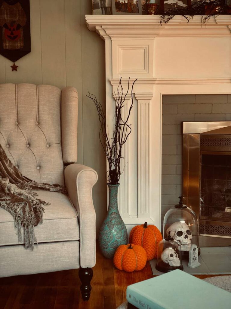 Decorating a Spooktacular Halloween-Themed Airbnb- Zeevou