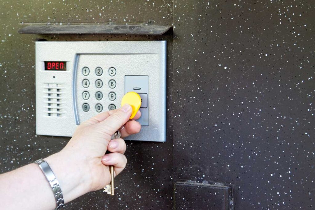 Contactless check-in for short-term rentals- Zeevou