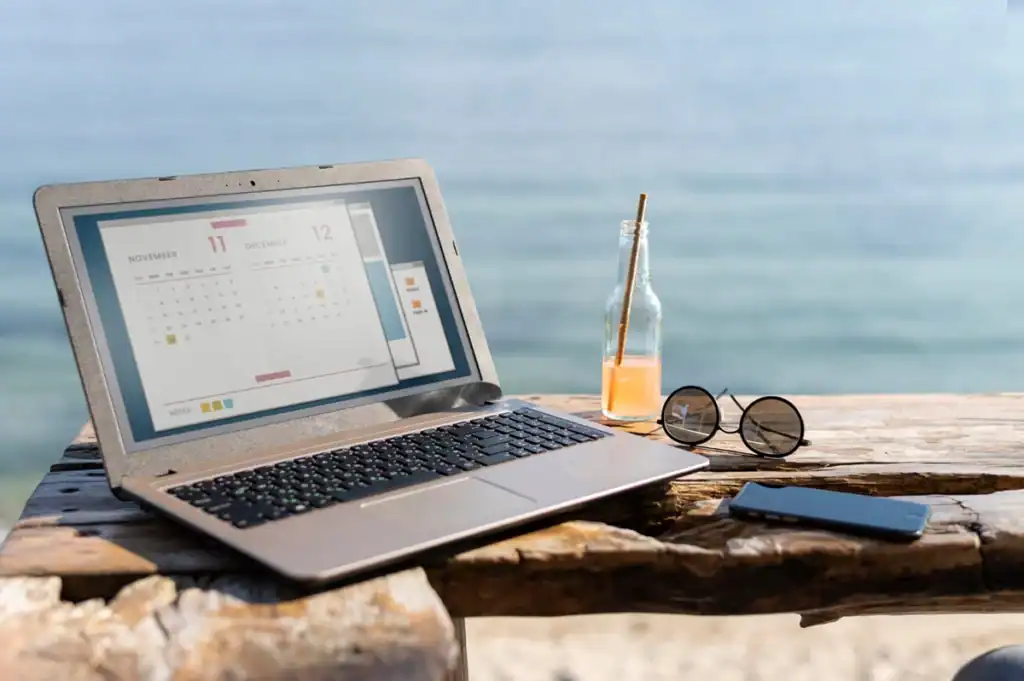 hw to choose best Holiday Let Management Software - Zeevou